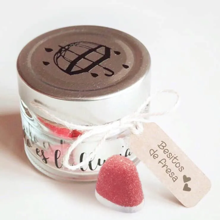 Tarrito con chuches Besitos de fresa
